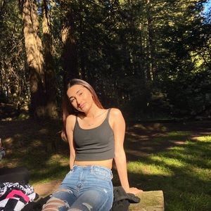 Meet your Posher, Monique